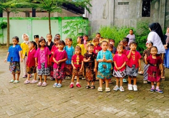 Meriahnya Hardiknas 2025 di SDN 1 Jamberejo dan PAUD Bougenville