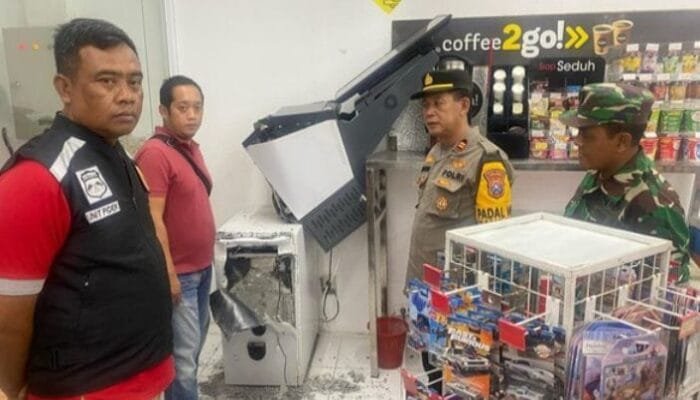 Minimarket di Lamongan Dibobol Maling Lewat Plafon, Uang Rp 20 Juta dan Rokok Ludes