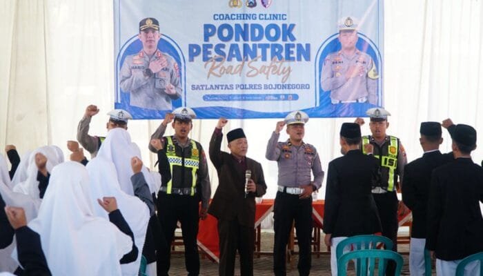 Santri Dibekali Ilmu Lalu Lintas, Gus Huda Apresiasi Program Police Go To Santri