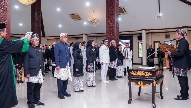 Pejabat Lamongan Mutasi Massal, Solusi atau Sekadar Ganti Kursi