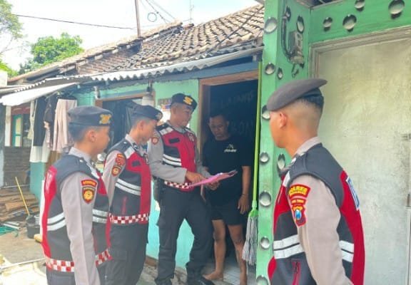 Polisi Probolinggo Grebek Warung Miras di Paiton