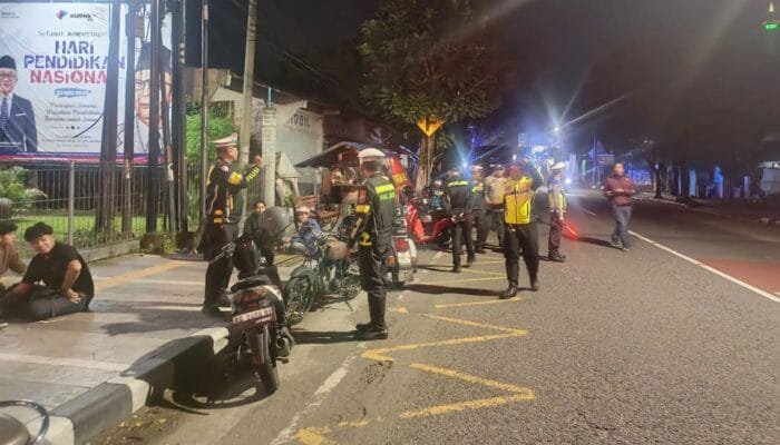 Cegah Premanisme, Puluhan Personel Polres Kediri Kota Sisir Lokasi Rawan