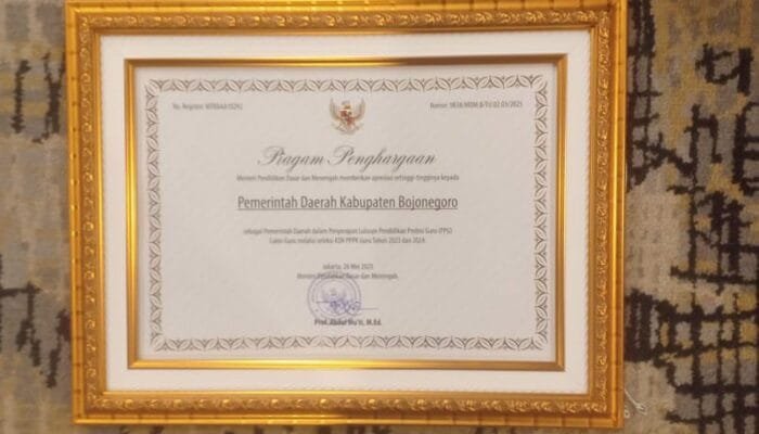 Terbukti Peduli Pendidikan, Bojonegoro Diganjar Penghargaan Nasional
