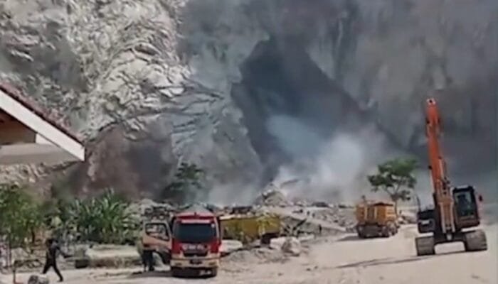 Tambang Gunung Kuda Cirebon Lonsor 14 Orang Tewas Tertimbun