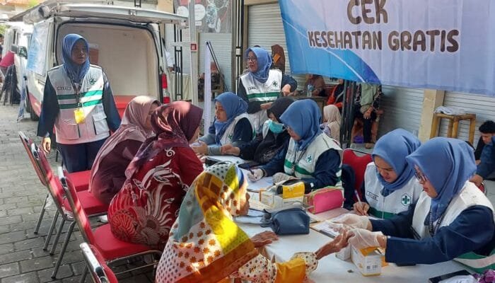 Warga Antusias Cek Kesehatan Gratis Ramai Disambut di Temayang