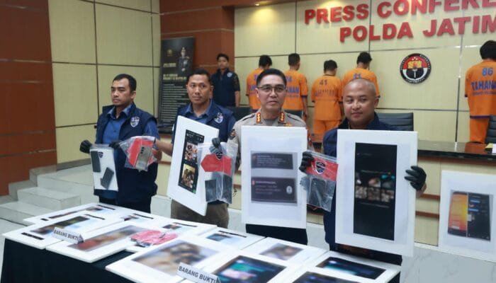 Ngaku Cari Pasangan, 4 Pria Gay Sebar Video Porno Lewat WA