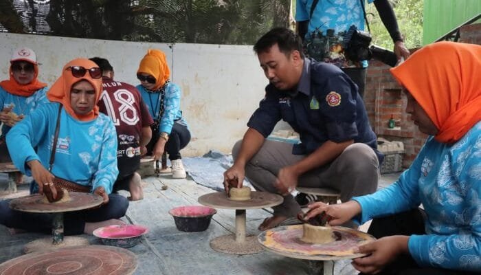 Dari Tambang Minyak ke Api Abadi, Petualangan Seru Rombongan Wanita Touring di Bojonegoro