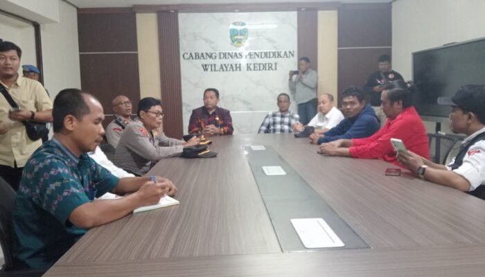 Aksi Damai PSM Banaspati: Tolong Anak Kurang Mampu Bisa Sekolah
