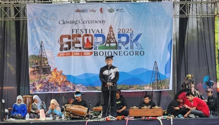 Festival Geopark Bojonegoro Ditutup Manis dengan Sajian Rujak Belimbing yang Bikin Ngiler