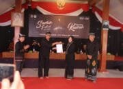 Festival Samin ke-9 Dihadiri Akademisi dan Serahkan Disertasi Tentang Samin Surosentiko