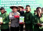 Polres Bojonegoro Turun Sawah, Tanam Jagung Demi Ketahanan Pangan