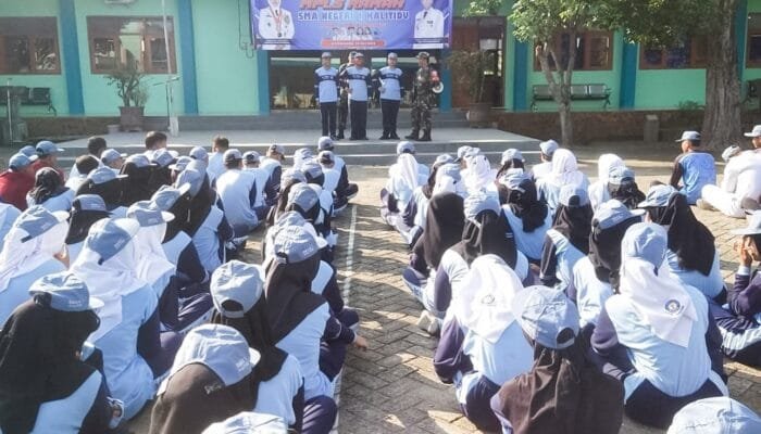 TNI Latih Ratusan Siswa di MPLS Bojonegoro, Ini Aksinya