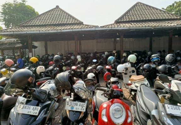 Hari Koperasi di Bojonegoro, Tukang Parkir Raup Untung Banyak