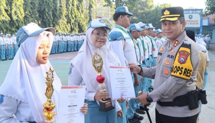 Pelajar Nganjuk Dikejutkan Polisi Hadir di Upacara! Ini Tujuannya