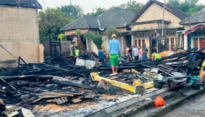Terbakar Akibat Konsleting, Rumah di Kedungadem Bojonegoro Ludes