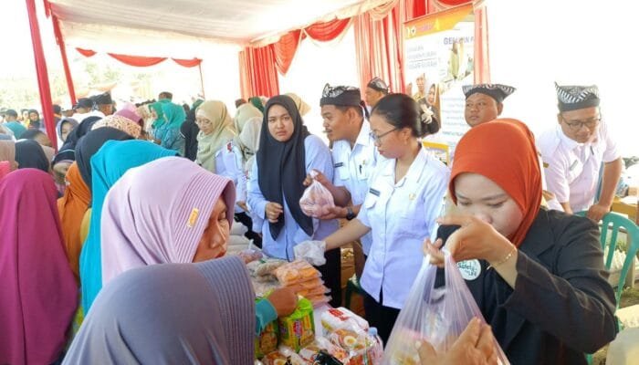 Operasi Pasar Murah Hiasi TMMD di Desa Soko Bojonegoro