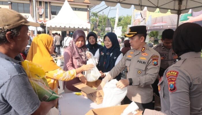 Puluhan Ton Beras Murah Digelontorkan, Polres Bojonegoro Bantu Warga Hemat Belanja
