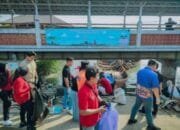Aksi Bersih-Bersih dan Pembagian Ribuan Bendera, Gresik Menyala Jelang 17 Agustus