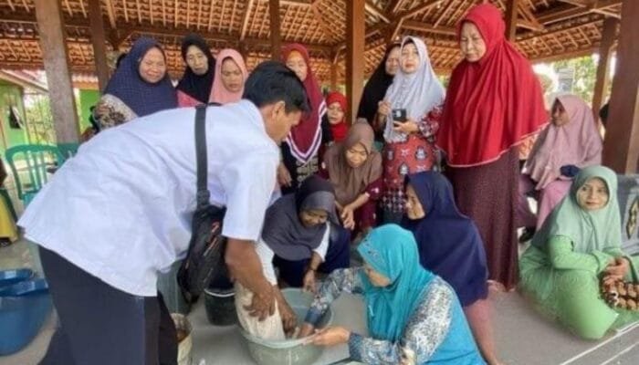 Bonggol Jagung Kini Bisa Jadi Ladang Uang Warga Desa Panjang Bojonegoro