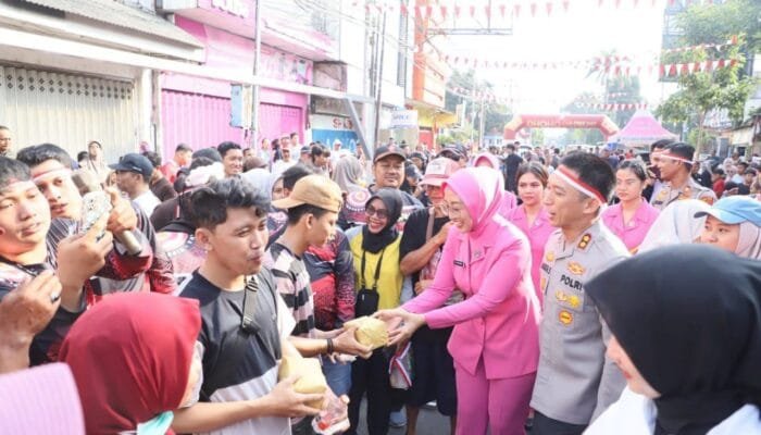 Harga Beras Murah di CFD Kota Kediri, Ribuan Warga Serbu Lapak Bulog