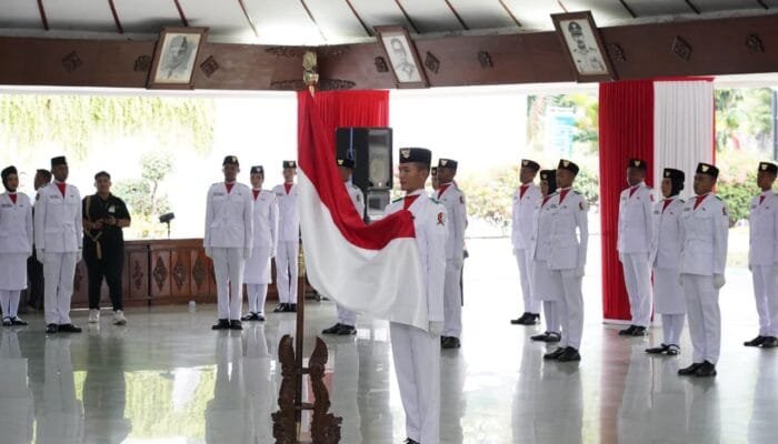 Bupati Bojonegoro Kukuhkan 72 Paskibraka untuk HUT RI ke-80