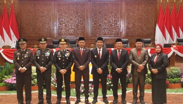 Rapat Istimewa DPRD Bojonegoro: Simak Pidato Kenegaraan Presiden Prabowo untuk Indonesia Maju