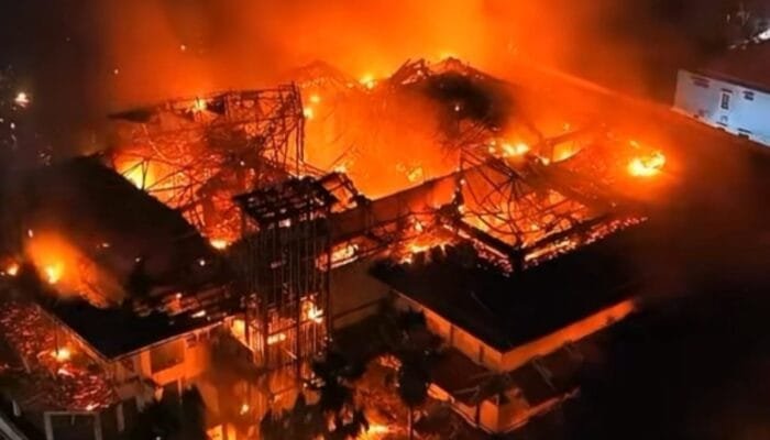 Makassar Mencekam, Gedung DPRD Dibakar, 3 Tewas dan 5 Luka Berat