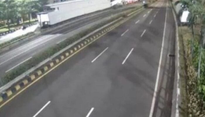 Massa Ojol Kuasai Jalan Jakarta, Jasa Marga Tutup 9 Gerbang Tol Dalam Kota