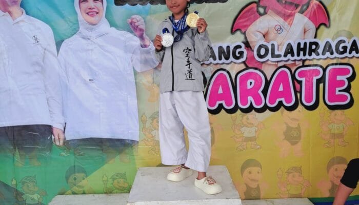 Karateka 10 Tahun dari Bojonegoro Tumbangkan Lawan di POPKAB 2025