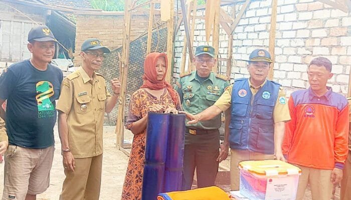 Puting Beliung Guncang Lamongan, Begini Aksi Cepat TNI-Polri di Petiyen