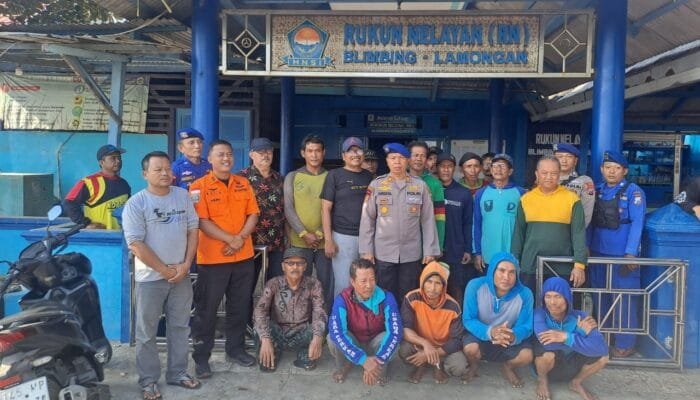 Kapal Nelayan Hantam Tongkang di Perairan Paciran Lamongan, Semua ABK Selamat