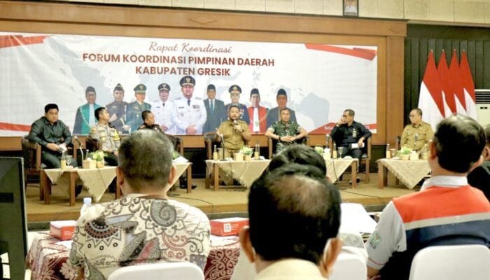 Jalanan Gresik Kian Padat, Truk Dilarang Melintas Jam Sibuk