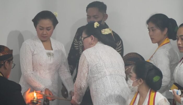 Karaton Solo Gelar Adhang Tahun Dal Dipimpin PB XIII