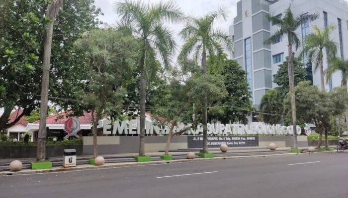 Kursi Sekda Bojonegoro: Pejabat Baru Muncul di Menit Terakhir