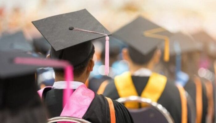 Ribuan Mahasiswa Bojonegoro Tersenyum, UKT Dibayari Pemkab sampai Wisuda