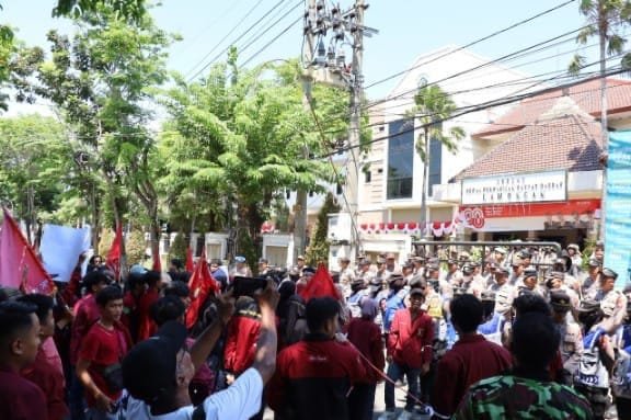 B9cb1cdc b322 4336 8f5b 5863e88c0a36