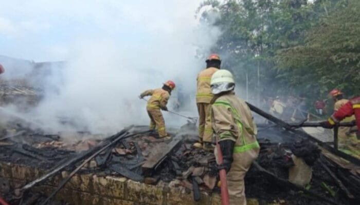 Damkarmat Bojonegoro Ungkap Dua Penyebab Utama Kebakaran Sepanjang 2025