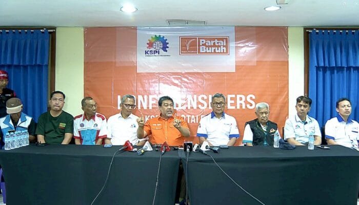 Buruh Mengamuk, Ribuan Massa Kepung JICC, Desak Naik Upah dan Cabut Outsourcing