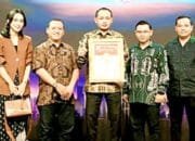 Bojonegoro Berprestasi, Ketua DPRD Umar Raih Penghargaan Asia Global Award 2025