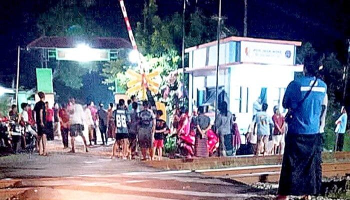 Kecerobohan Fatal, Penjaga Perlintasan KA Wire Lalai, Satu Keluarga Hampir Jadi Korban