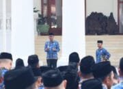 Pemuda Nyanyikan Sumpah Pemuda di Halaman Gedung Putih Bojonegoro