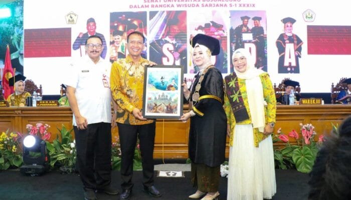 Momentum Wisuda Unigoro 2025: Dari Pesan Mental Pejuang hingga Launching Batik Khas Bojonegoro