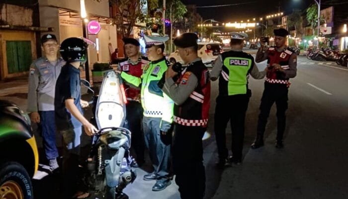 Cegah Kejahatan Malam, Polres Nganjuk Turunkan Tim SREG di Seluruh Wilayah