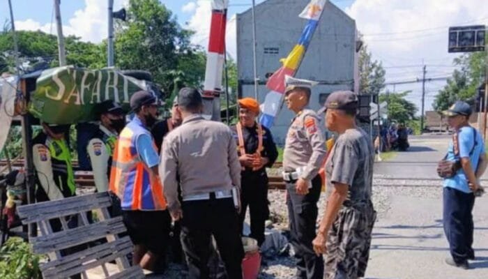 Perlintasan KA di Lamongan Tanpa Pengaman Kembali Telan Korban, Pemotor Tewas Mengenaskan