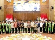Stunting Turun, Beasiswa Naik, Wabup Bojonegoro Bakar Semangat 137 Wisudawan STIKes Rajekwesi