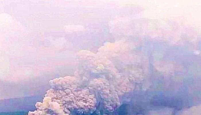 Semeru Naik Level AWAS: Malang Siaga Total, Akses Ditutup