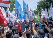 Ratusan Buruh Ultimatum Gubernur Pramono Anung: Naikkan UMP Jakarta atau..