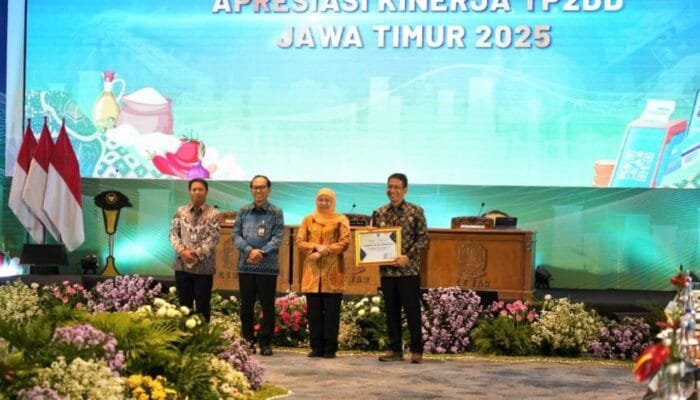 Bupati Bojonegoro Raih Dua Penghargaan Bergengsi Jawa Timur