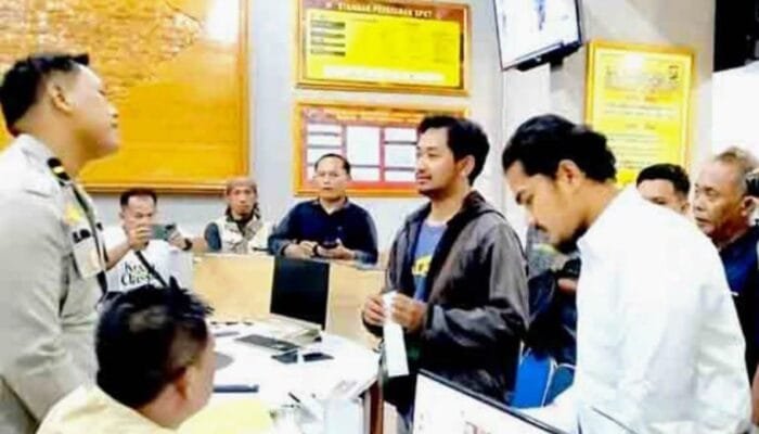 Arogansi Aparat, Wartawan Ngawi Nyaris Dipukul Saat Liput Keracunan
