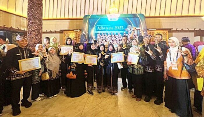 Hebat, Bojonegoro Raih 2 Adiwiyata Mandiri dan 5 Nasional